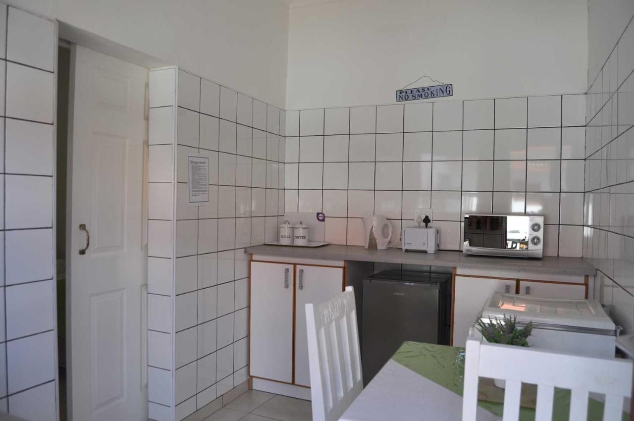 Timo'S Guesthouse Accommodation Lüderitz Dış mekan fotoğraf